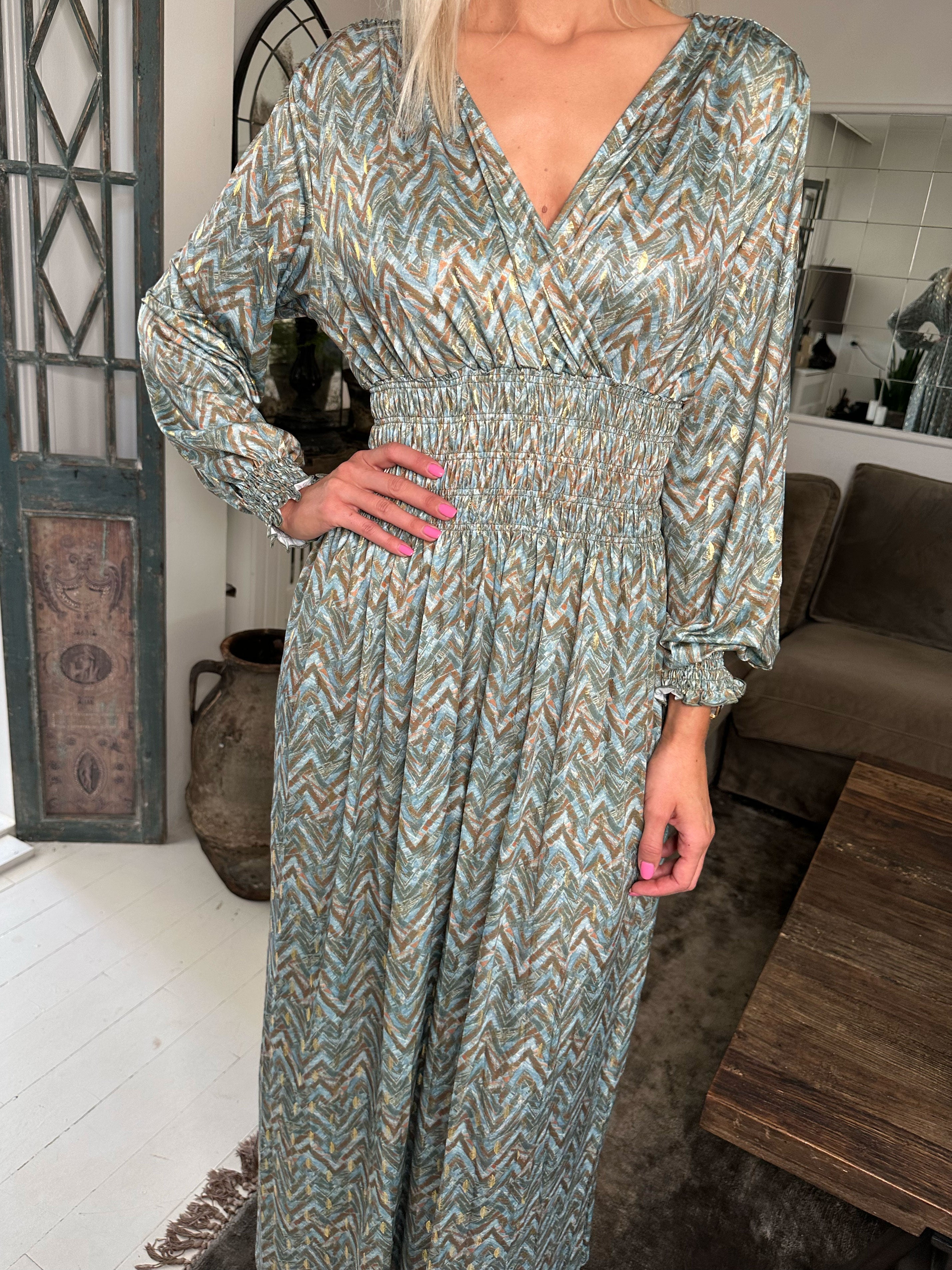 Pams ZigZag L/S - Lang elastisk kjole i krølfrit stof med lange ærmer